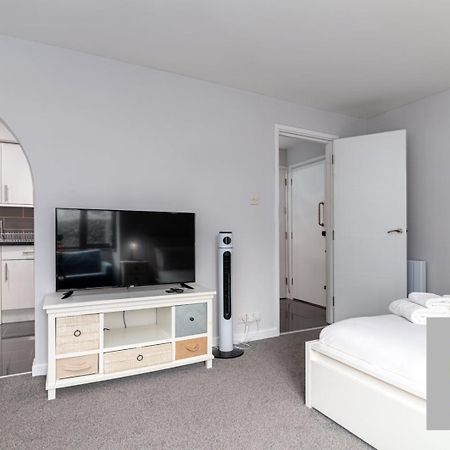 Апартаменты Guestready - Cosy Wimbledon Studio Flat Лондон Экстерьер фото